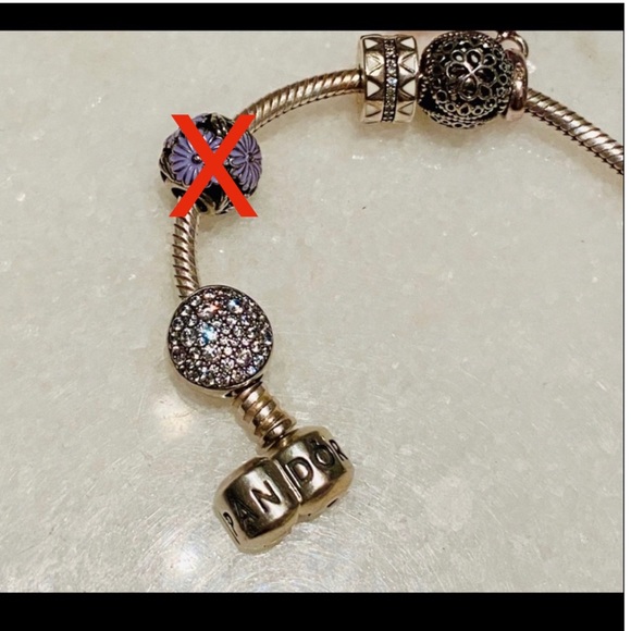 NWOT AUTH PANDORA MOMENTS BRACELETE W/ CHARMS - Picture 10 of 13